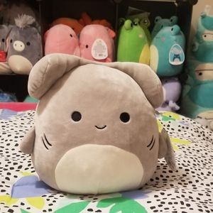 Squishmallows 8" Tank the hammer head shark.